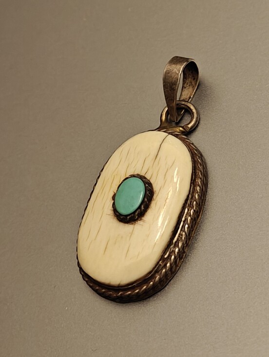Native American Jewelry - Old Southwestern Native American pendant